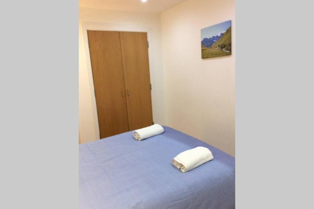 Max'Em Lexington Luxury Apartment 슬라우 외부 사진